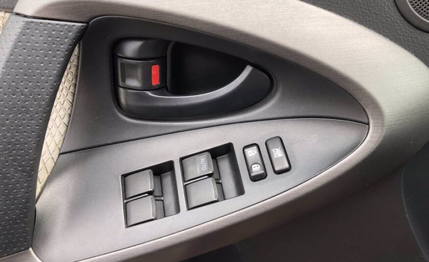 Toyota RAV4 EV 2012